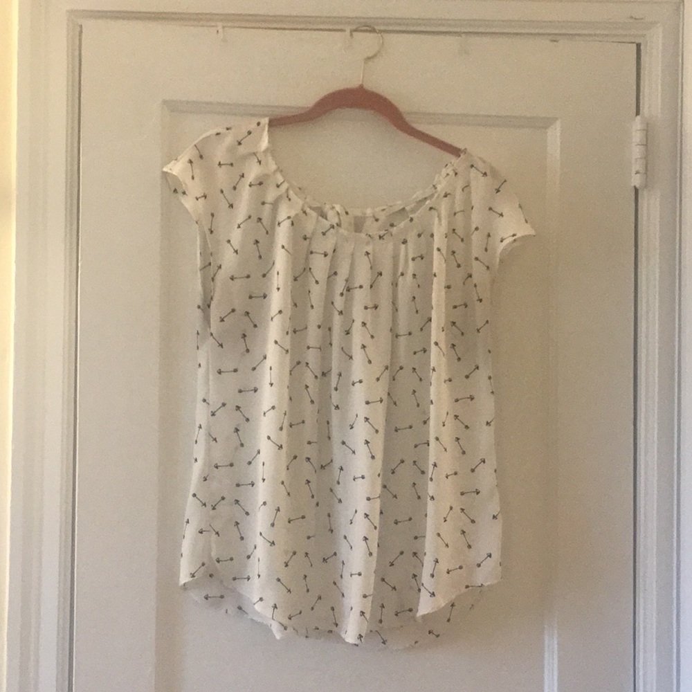LC Lauren Conrad White arrow print blouse sz L